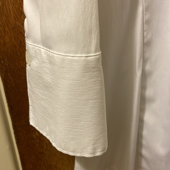 Dressbarn Woman White Button Blouse Sz. 22/24 Career Modest Neckline - Picture 4 of 5
